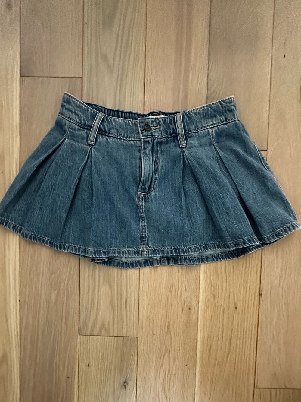 Hollister Jean skirt built in shorts xs
